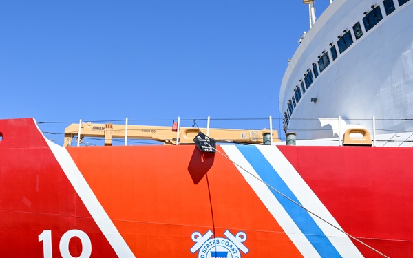 U.S. Coast Guard Cutter Polar Star (WAGB-10) prepares for Mare Island Dry Dock departure.