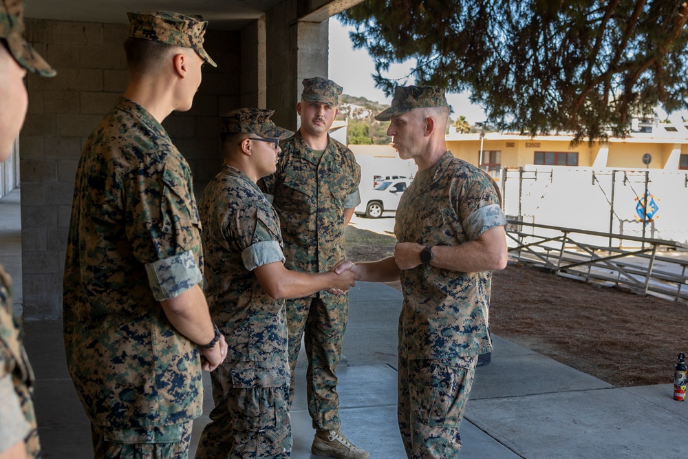 I MEF leadership participate in self-help in support of OCS III
