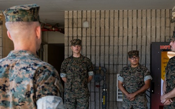 I MEF leadership participate in self-help in support of OCS III