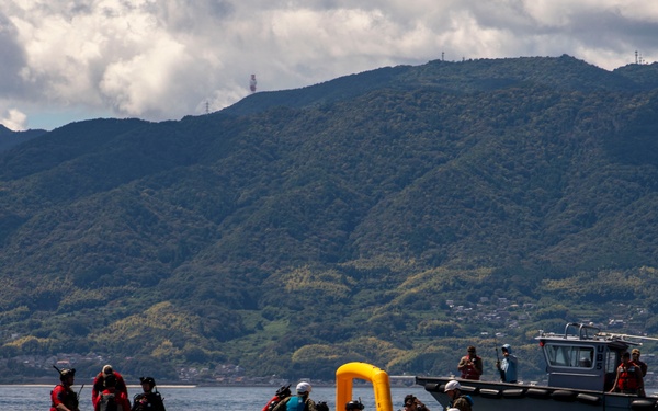U.S. Marines conduct rescue operations during Rescue Flag 25-2