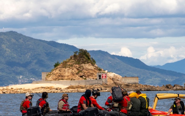 U.S. Marines conduct rescue operations during Rescue Flag 25-2