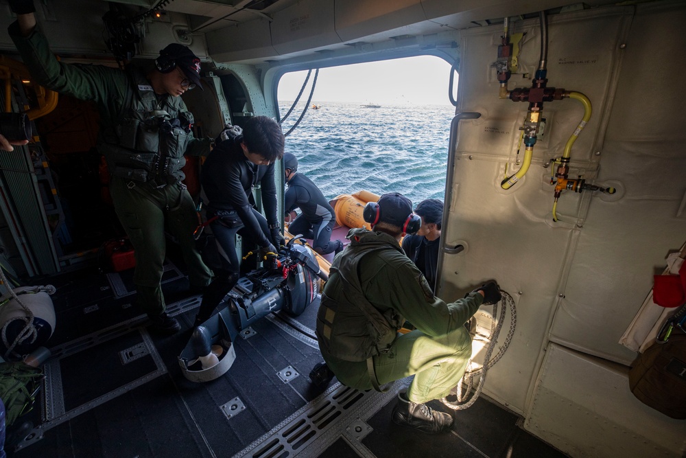 U.S. Marines perform rescue operations during Rescue Flag 25-2