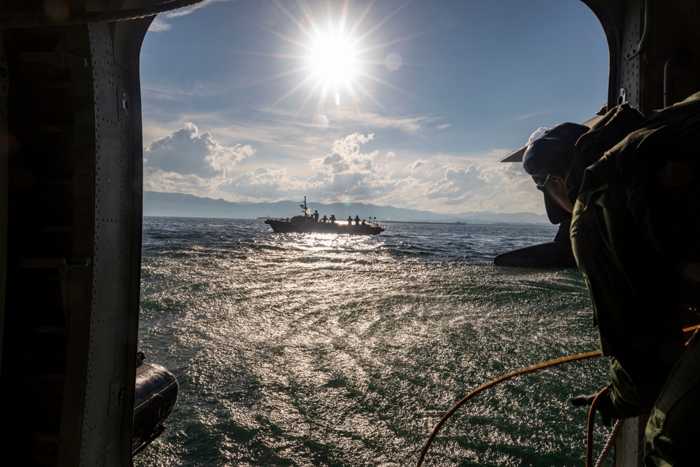 U.S. Marines perform rescue operations during Rescue Flag 25-2