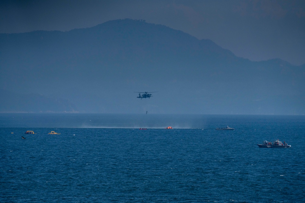 U.S. Marines demonstrate search and rescue capabilities during Rescue Flag 25-2