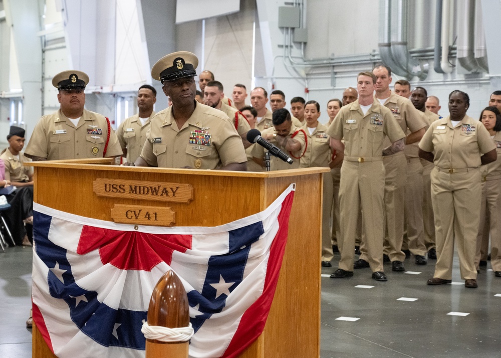 U.S. Pacific Fleet Master Chief Don Davis delivers remarks during the CPO pinning ceremony at RTC Great Lakes