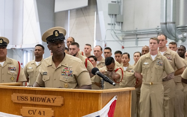 U.S. Pacific Fleet Master Chief Don Davis delivers remarks during the CPO pinning ceremony at RTC Great Lakes