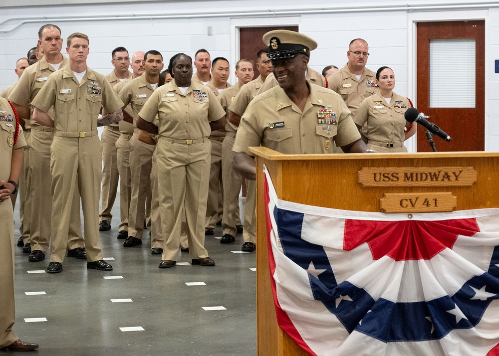 U.S. Pacific Fleet Master Chief Don Davis delivers remarks during the CPO pinning ceremony at RTC Great Lakes