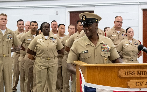 U.S. Pacific Fleet Master Chief Don Davis delivers remarks during the CPO pinning ceremony at RTC Great Lakes
