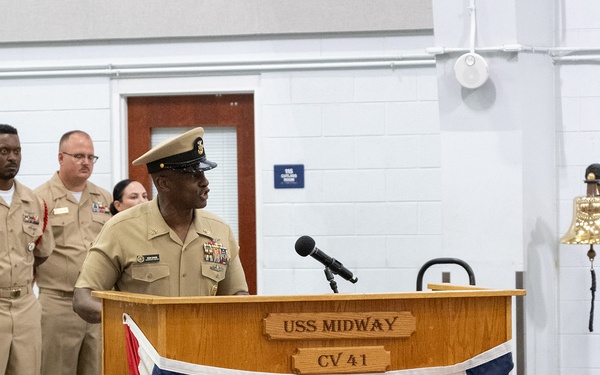 U.S. Pacific Fleet Master Chief Don Davis delivers remarks during the CPO pinning ceremony at RTC Great Lakes