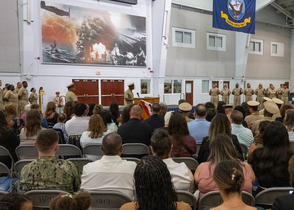 U.S. Pacific Fleet Master Chief Don Davis delivers remarks during the CPO pinning ceremony at RTC Great Lakes