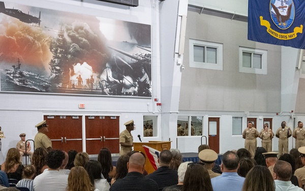 U.S. Pacific Fleet Master Chief Don Davis delivers remarks during the CPO pinning ceremony at RTC Great Lakes