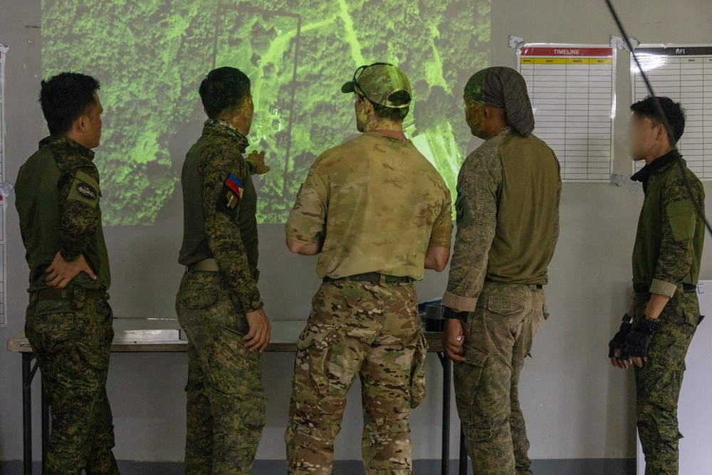 AFP, SOCPAC Conduct Low Light Close-quarter Combat Training