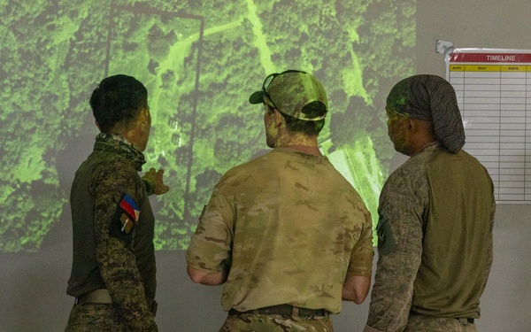 AFP, SOCPAC Conduct Low Light Close-quarter Combat Training