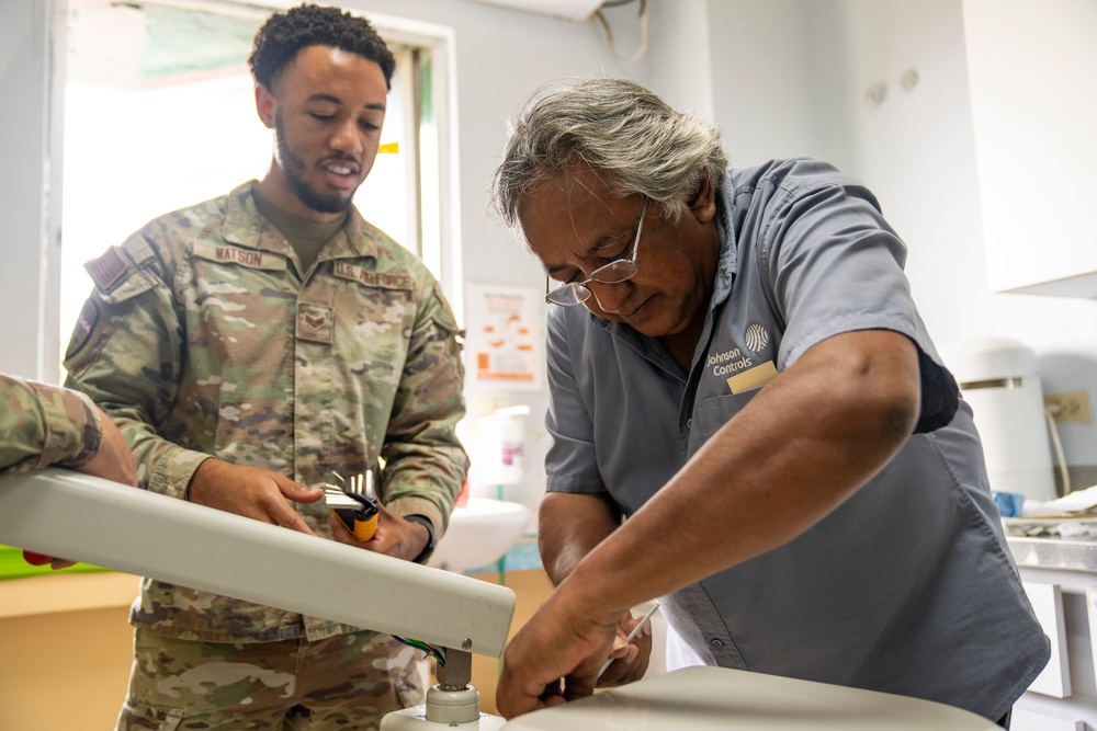 U.S., Panama BMETs Strengthen Partnerships Through Equipment Repair