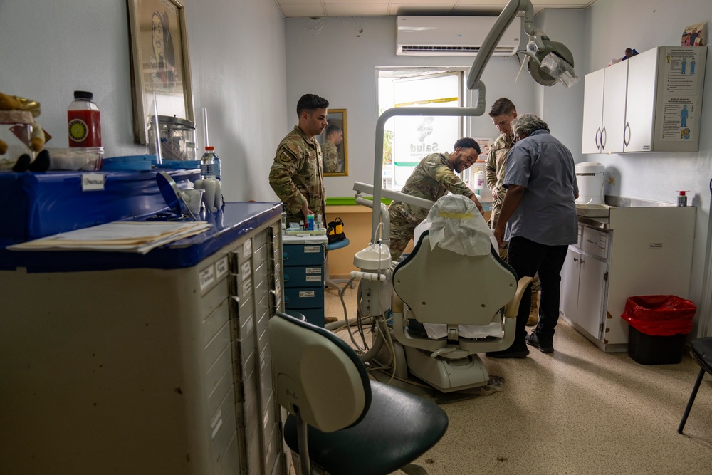 U.S., Panama BMETs Strengthen Partnerships Through Equipment Repair