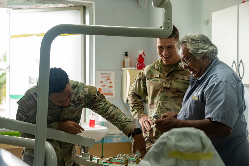 U.S., Panama BMETs Strengthen Partnerships Through Equipment Repair