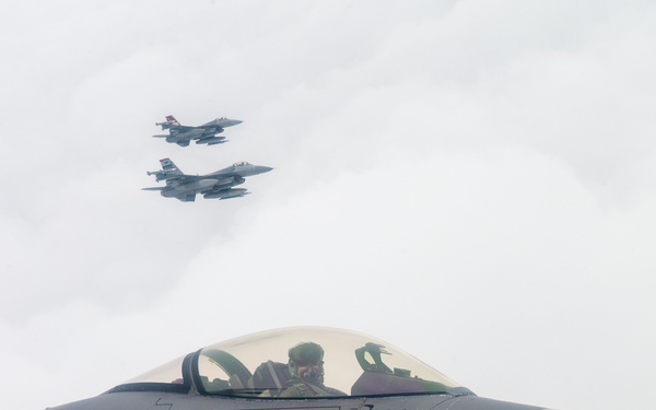 Osan’s Fiends and ROKAF’s 152nd Fighter Squadron take flight during Buddy Squadron 25-5