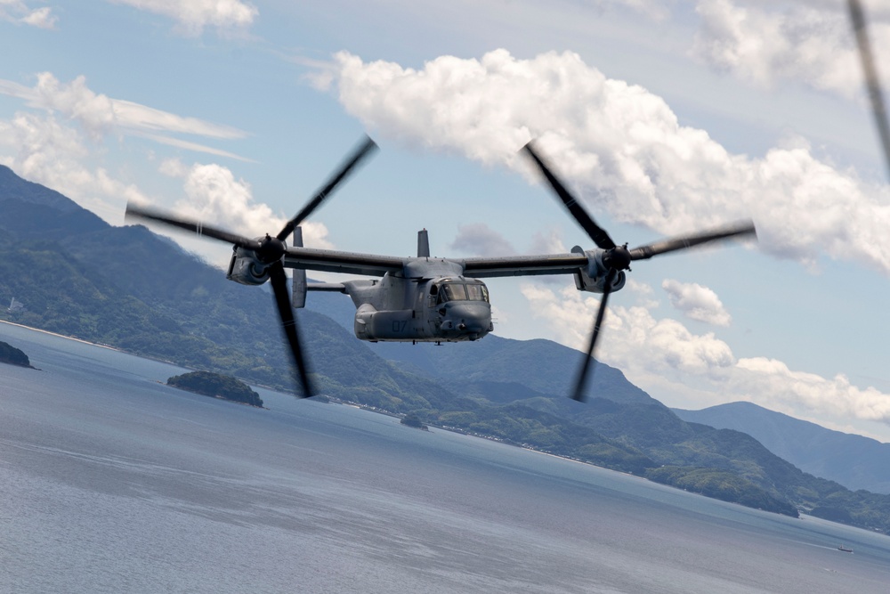 U.S. Marines conduct rescue operations during Rescue Flag 25-2