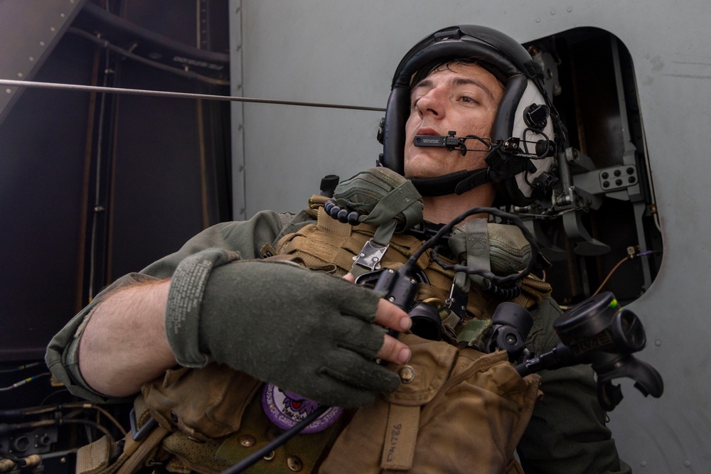 U.S. Marines conduct rescue operations during Rescue Flag 25-2