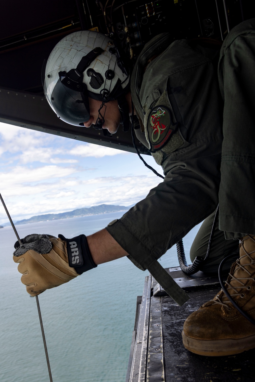 U.S. Marines conduct rescue operations during Rescue Flag 25-2