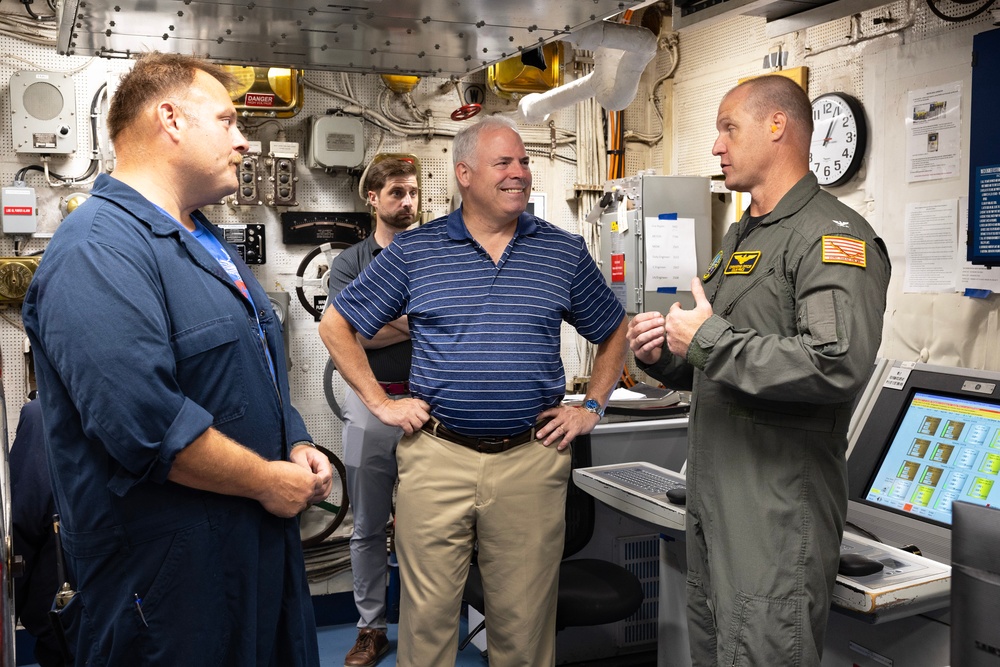 MSC Leadership Visit USS Mount Whitney (LCC 20)