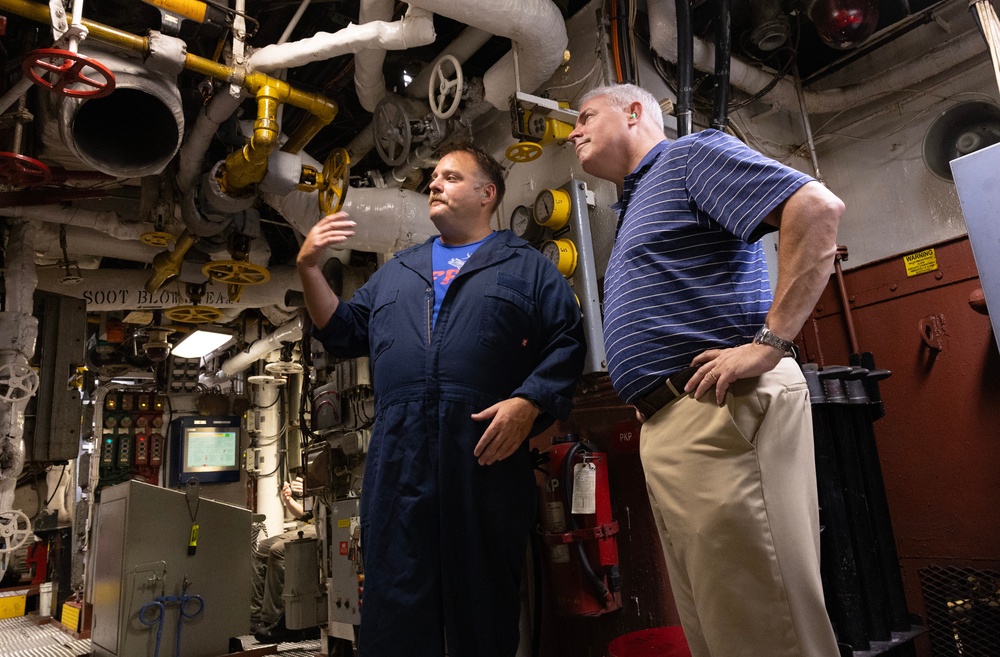 MSC Leadership Visit USS Mount Whitney (LCC 20)