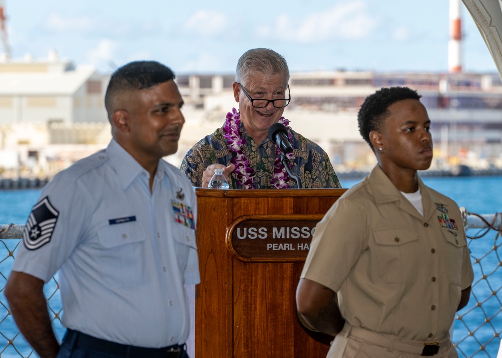 COMPACFLT Conducts Chief Pinning Ceremony