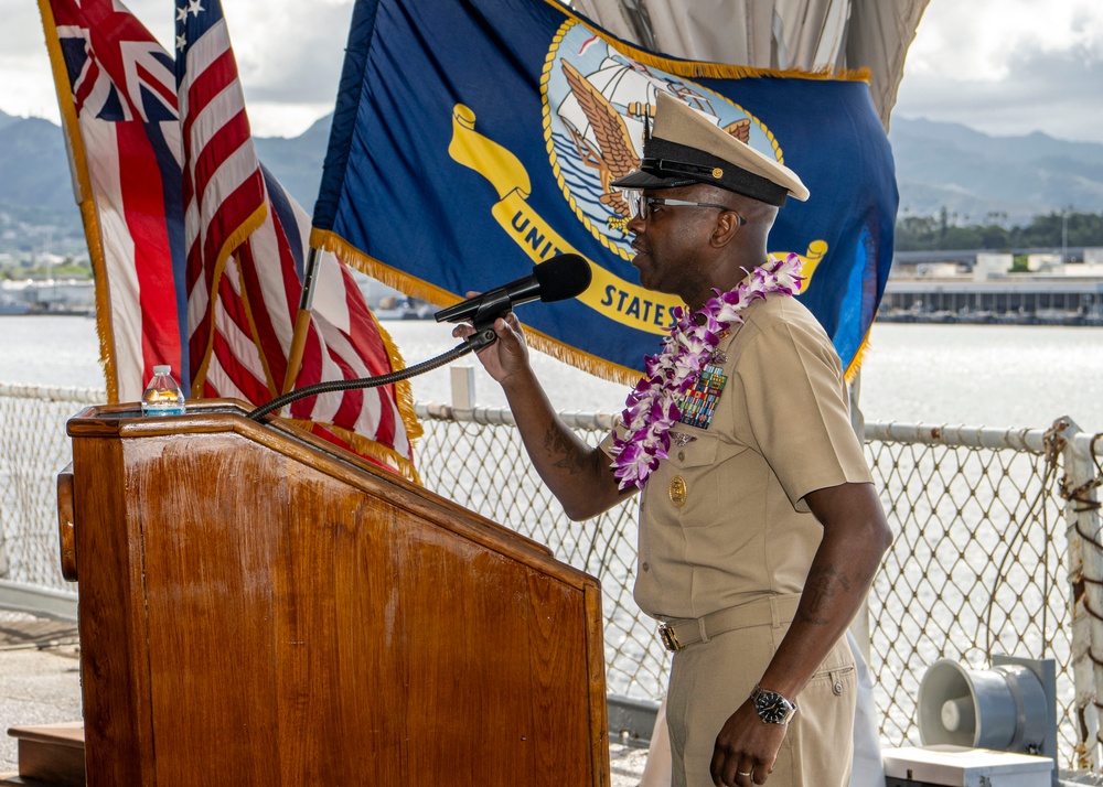 COMPACFLT Conducts Chief Pinning Ceremony
