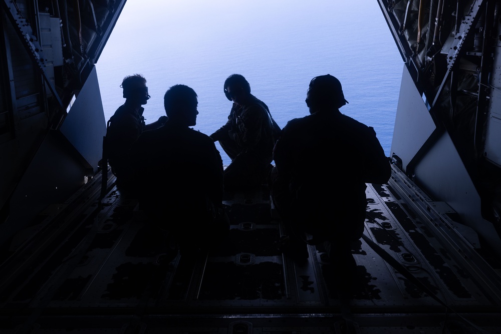U.S. Air Force refuels with JASDF