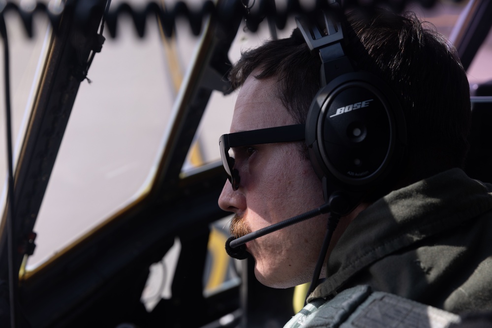 U.S. Air Force refuels with JASDF
