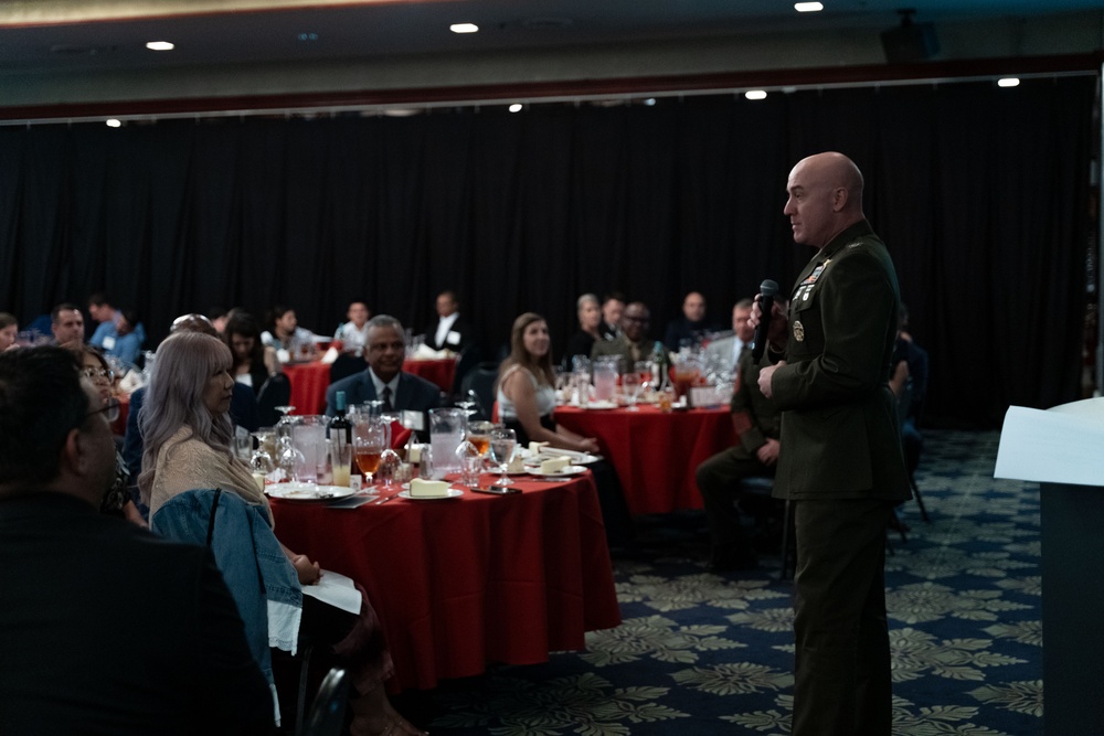 Marine Corps Association hosts Iwakuni Professional Dinner