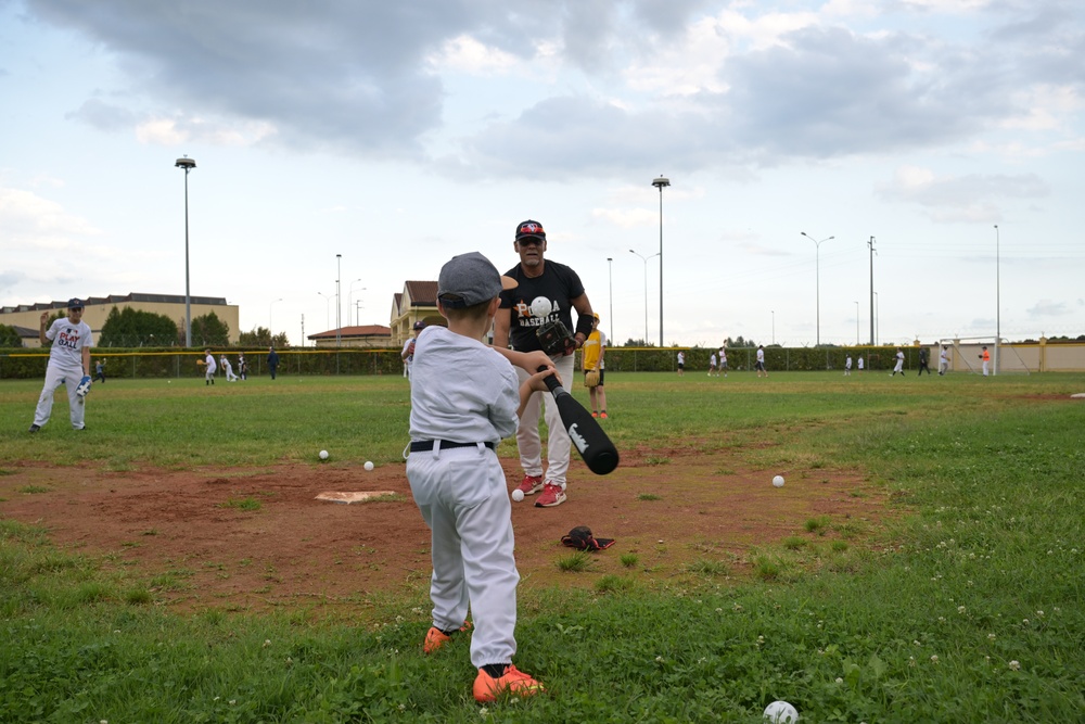 Aviano and Italian youth PLAY BALL