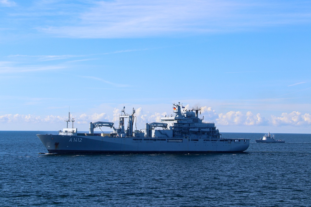 USS Bulkeley (DDG 84) sails alongside the Frankfurt am Main (A1412) and HSwMS Stockholm (P11) during Northern Coasts 2025