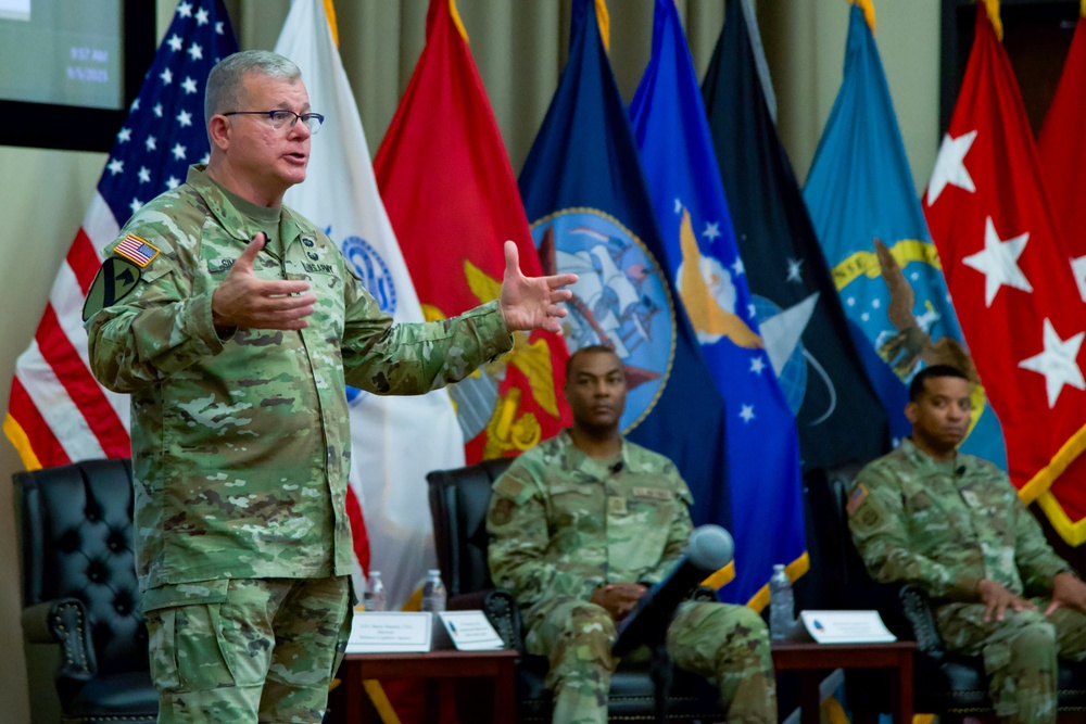 DLA Director visits Distribution Headquarters, emphasizes culture, embracing change