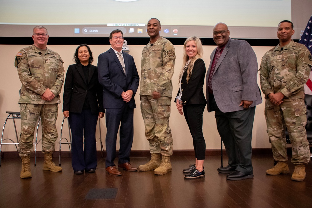 DLA Director visits Distribution Headquarters, emphasizes culture, embracing change