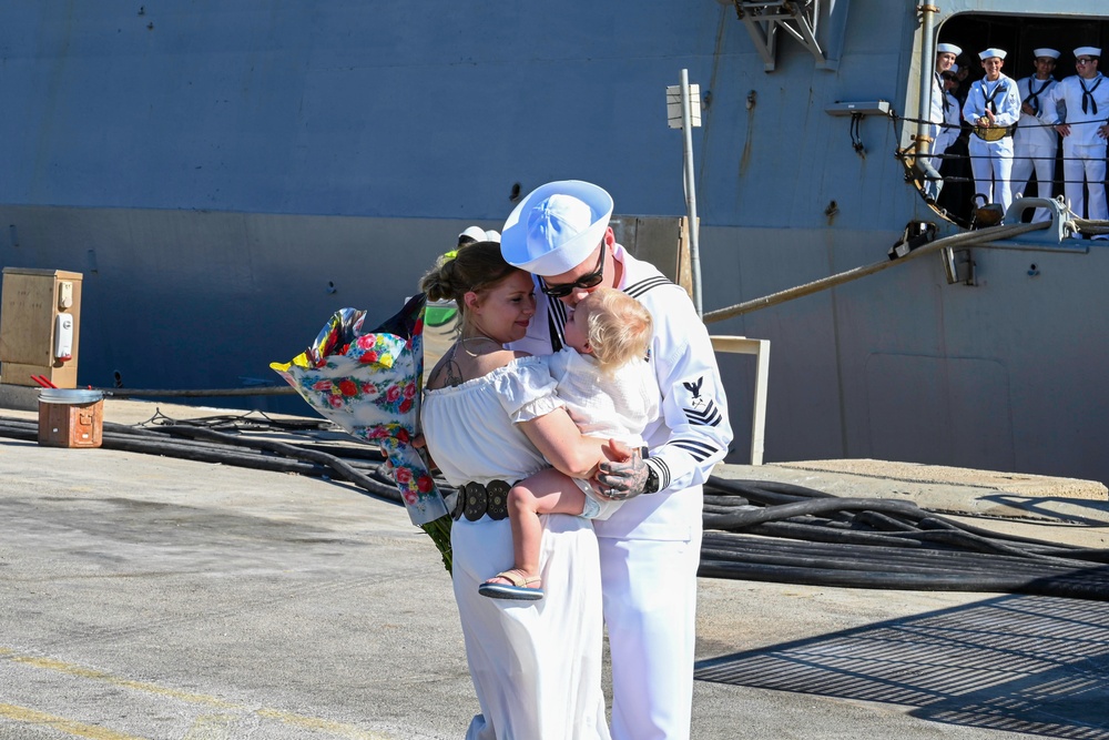 USS Arleigh Burke (DDG 51) Returns to NAVSTA Rota