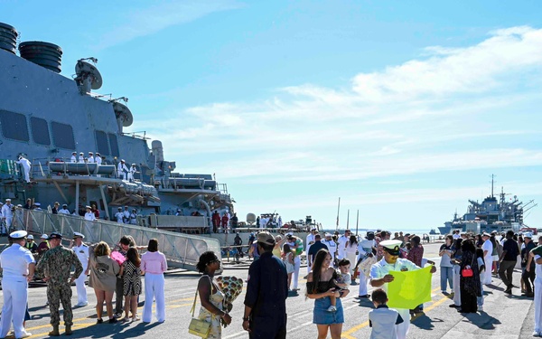 USS Arleigh Burke (DDG 51) Returns to NAVSTA Rota