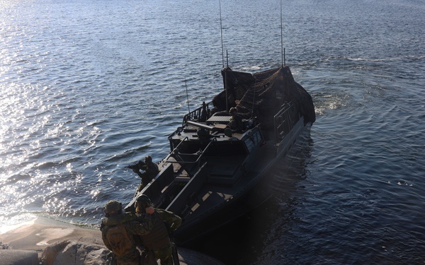 U.S. Marines, Swedish forces sharpen littoral combat capabilities