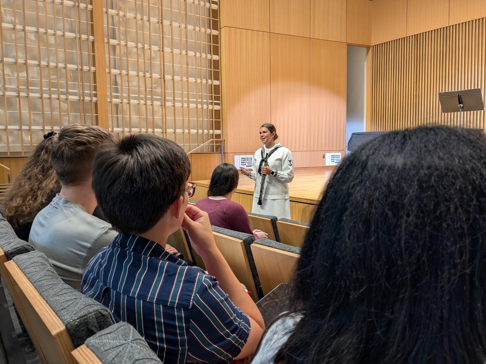 MU3 Lovato Speaks with Students