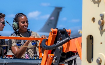 6th AMXS complete lift training