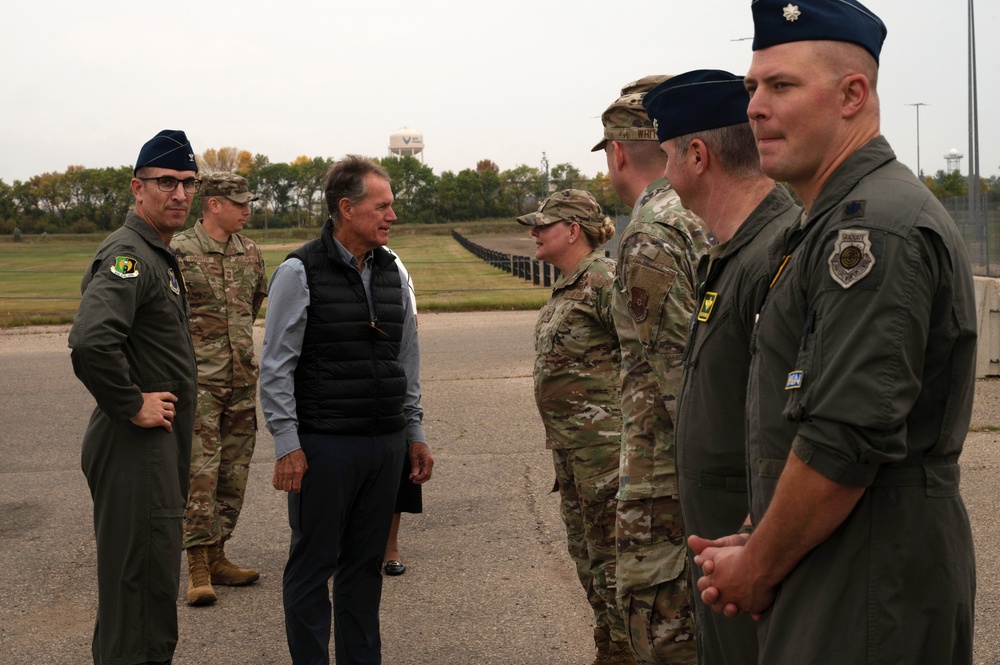 Minot AFB hosts U.S. Congressional Representative Ed Case&amp;#xA;