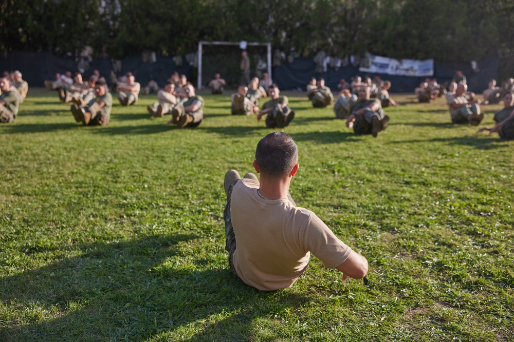 Romanian, U.S. Marines build partnership through PT