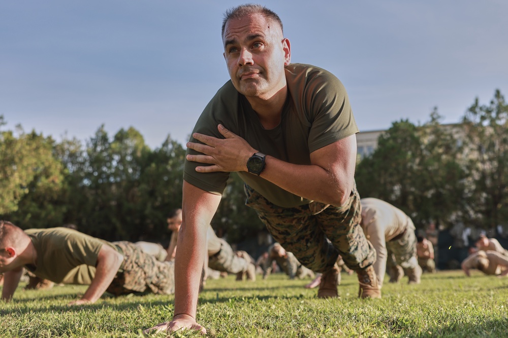 Romanian, U.S. Marines build partnership through PT