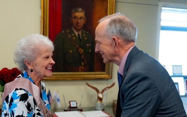 DHA leaders gain insights into San Antonio’s unique military health capabilities