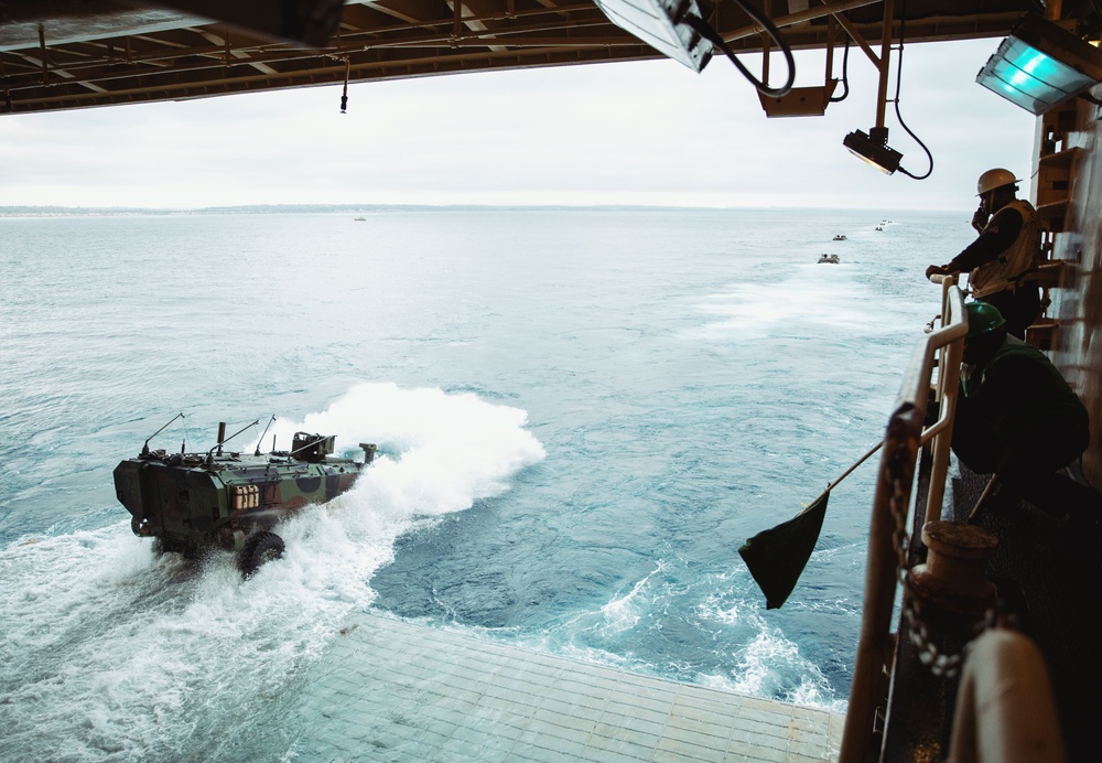 11th MEU ACVs Splash from the USS Boxer