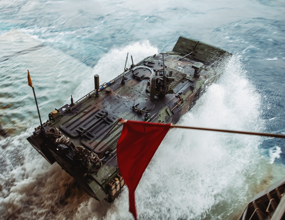 11th MEU ACVs Splash from the USS Boxer
