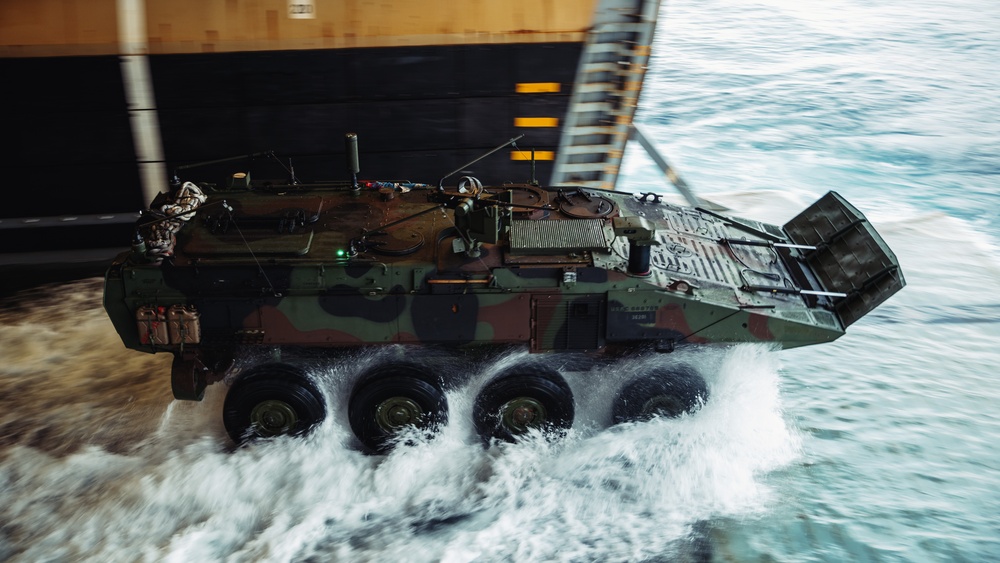 11th MEU ACVs Splash from the USS Boxer