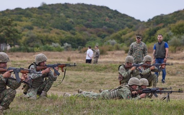 Romanian, U.S. Marines develop shared infantry skills