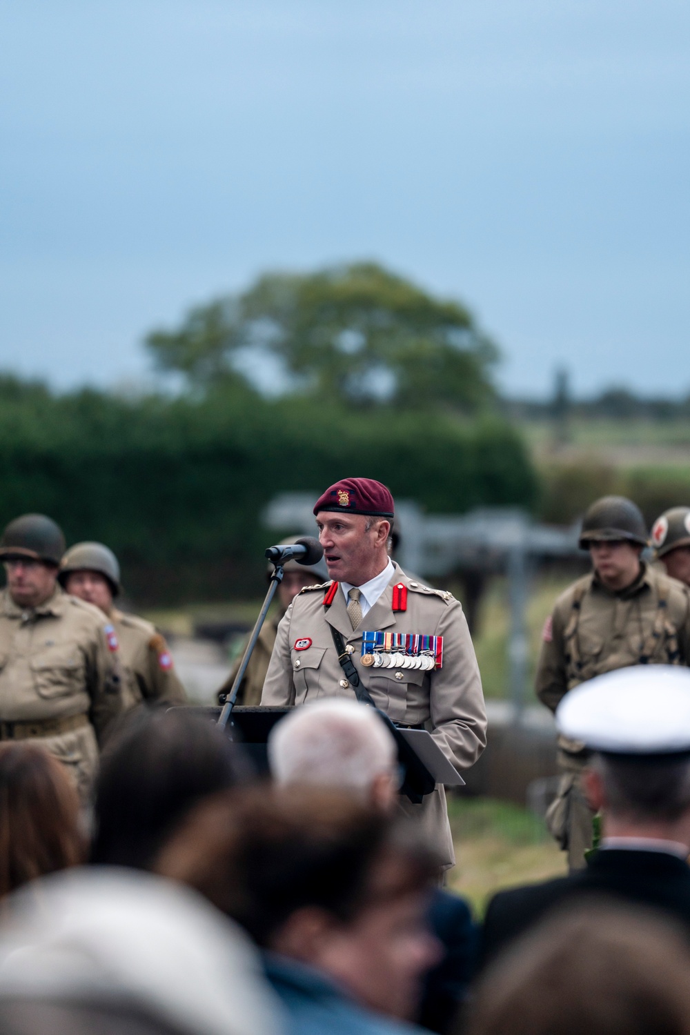 U.S., U.K., Dutch, and German Leaders Take Part in Wreath-Laying Ceremony at Thompson Bridge