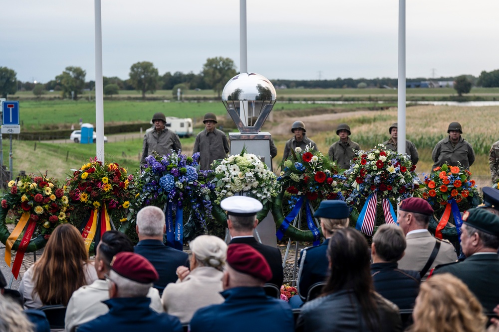 U.S., U.K, Dutch, and German Leaders Take Part in Wreath-Laying Ceremony at Thompson Bridge